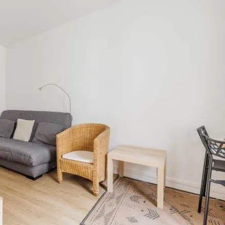 Image 5 - 4 Rue Clouet, 75015 Paris, France - Apartment for rent