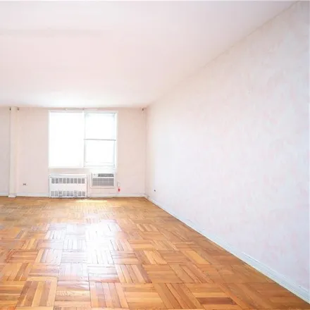 Image 3 - 735 Avenue W, New York, NY 11223, USA - Condo for sale