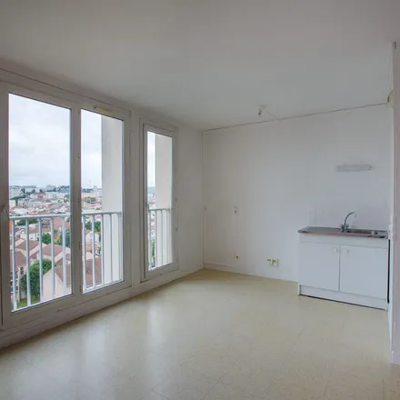 Rent this 1 bed apartment on 21 Rue Robert Degert in 94200 Ivry-sur-Seine, France