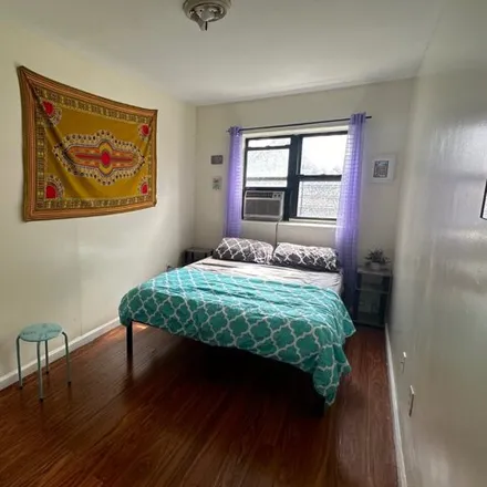 Image 6 - 2402 Dean Street, New York, NY 11233, USA - House for rent