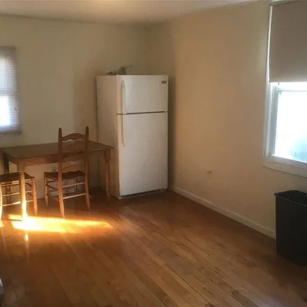 Rent this 1 bed apartment on 459 Main Street in Village of Farmingdale, NY 11735
