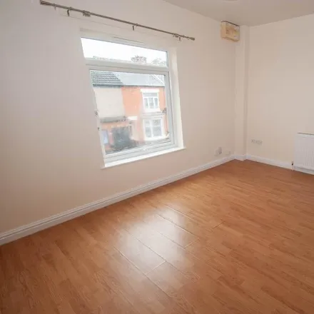 Image 3 - Campbell Street, Rugby, CV21 2HY, United Kingdom - Apartment for rent