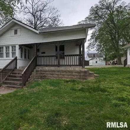 Buy this 4 bed house on 519 South Beveridge Street in Carbondale, IL 62901