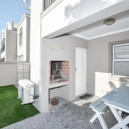 Image 1 - Woodlands Close, Tara, Western Cape, 7550, South Africa - Apartment for rent