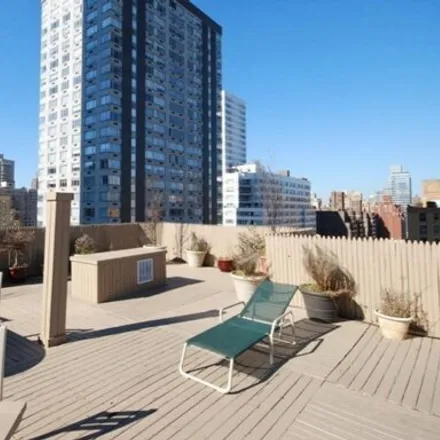 Image 5 - 301 East 66th Street, New York, NY 10065, USA - Condo for rent