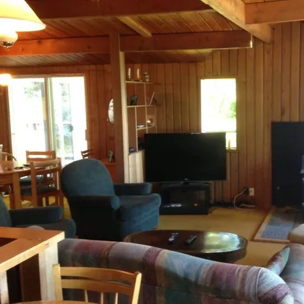 Image 7 - Pender Island, BC V0N 2M3, Canada - House for rent