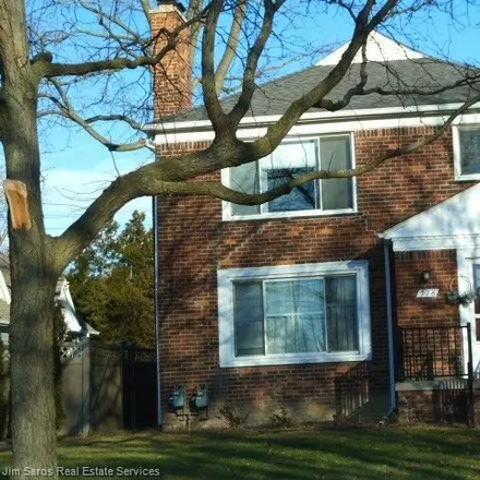 Rent this 2 bed apartment on Charlevoix / Neff (EB) in Charlevoix Avenue, Grosse Pointe