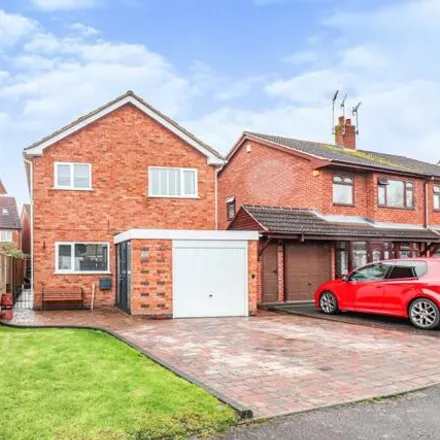 Buy this 4 bed house on Southfield Close in Horeston Grange, CV10 0BE