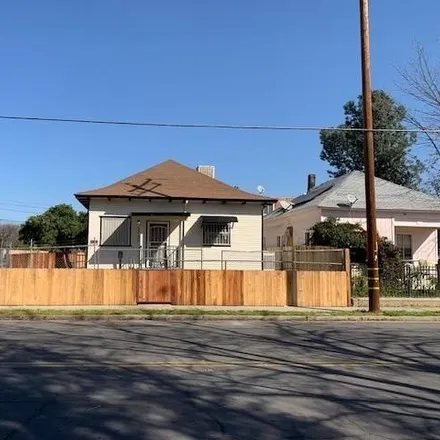 Buy this 4 bed house on 310 North Mariposa Street in Fresno, CA 93701