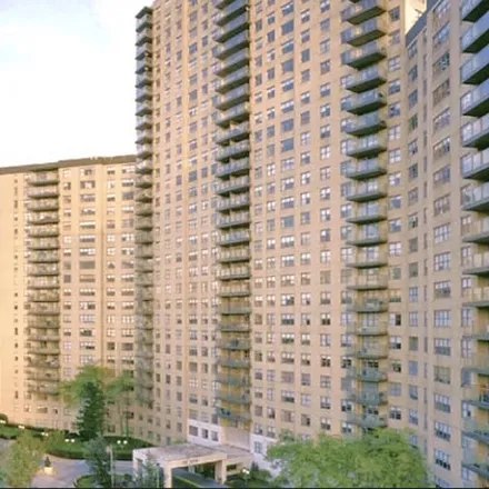Rent this 2 bed apartment on 2622 Arlington Avenue in New York, NY 10463
