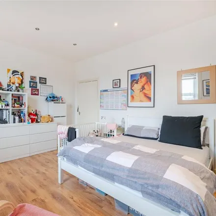 Rent this 3 bed apartment on Drakes Courtyard in London, NW6 7JQ