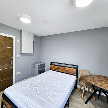 Image 4 - 20 South Street, London, EN3 4JZ, United Kingdom - Apartment for rent