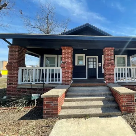 Rent this 3 bed house on 1323 5th Avenue in Fort Worth, TX 76110