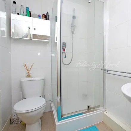 Image 5 - College Heights, 246-252 Percival Street, London, EC1V 0EB, United Kingdom - Apartment for rent