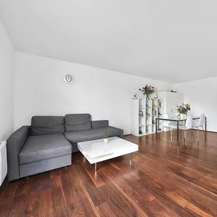 Image 7 - 99 Blackwall Way, London, E14 9QU, United Kingdom - Apartment for rent