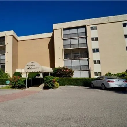 Rent this 1 bed condo on 529 Park Shore Drive in Naples, FL 34103