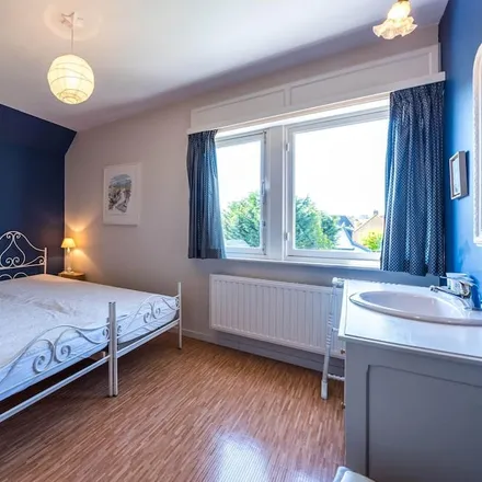 Rent this 4 bed house on Koksijde in Veurne, Belgium