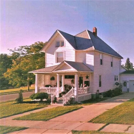Buy this 3 bed house on 198 South Church Street in Willard, Huron County