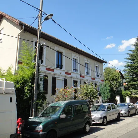 Rent this 2 bed apartment on 26 Place de la Liberté in 38400 Saint-Martin-d'Hères, France