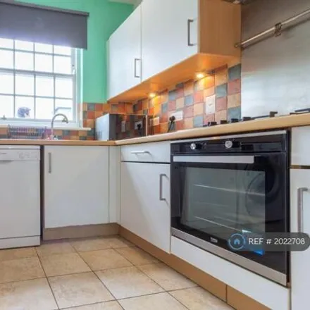 Image 7 - 28 Hastings Street, London, SE18 6SY, United Kingdom - Townhouse for rent