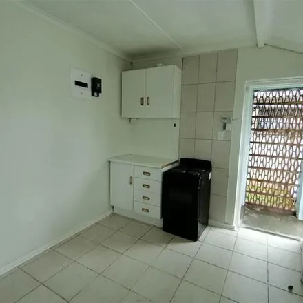 Rent this 3 bed apartment on Gibson Street in Martindale, Johannesburg
