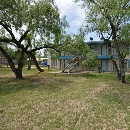 Image 1 - 202 Hinton Street, Three Rivers, Live Oak County, TX 78071, USA - Apartment for rent