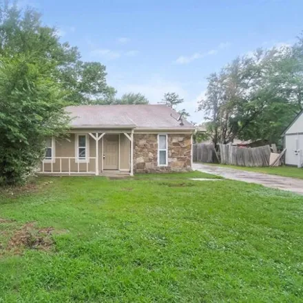 Rent this 3 bed house on 4405 Indian Trail Drive in Memphis, TN 38141