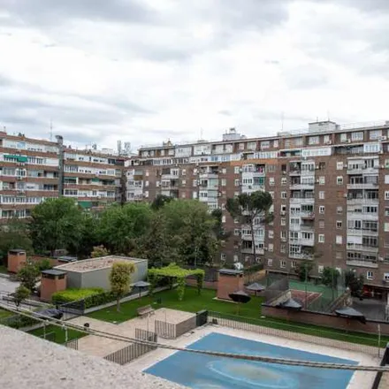 Image 2 - Calle de Santa Casilda, 1, 3, 28005 Madrid, Spain - Apartment for rent