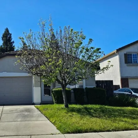 Rent this 3 bed house on 952 Pearwood Court in Vacaville, CA 95687