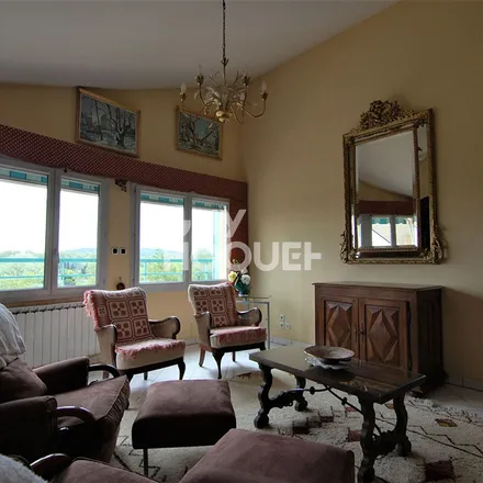 Rent this 3 bed apartment on 23 Rue Lafage in 31300 Toulouse, France