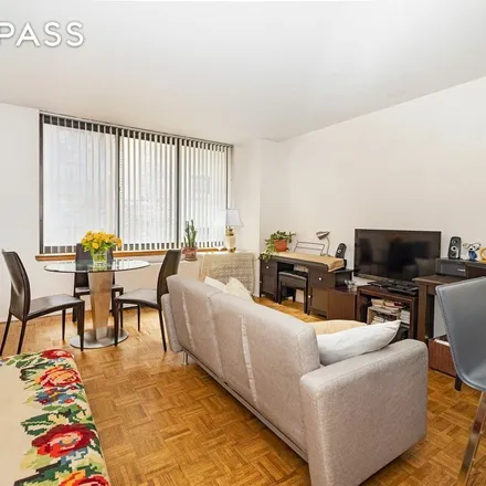 Rent this 1 bed apartment on 250 West 89th Street in New York, NY 10024