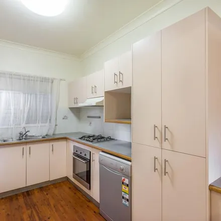 Image 6 - North Street, Harlaxton QLD 4350, Australia - Apartment for rent