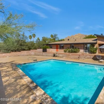 Image 4 - 7105 North Edgewood Place, Oro Valley, AZ 85704, USA - House for sale