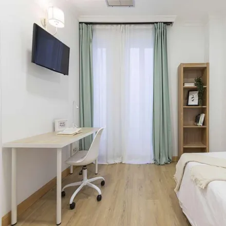 Image 8 - Travesía de San Mateo, 8, 28004 Madrid, Spain - Room for rent