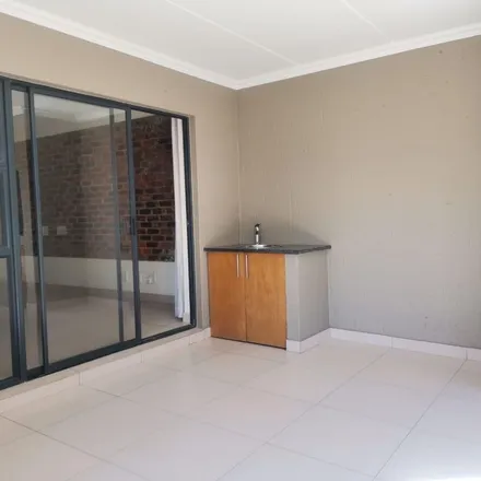Image 8 - 12th Avenue, Woodmead Ext, Sandton, 2010, South Africa - Apartment for rent
