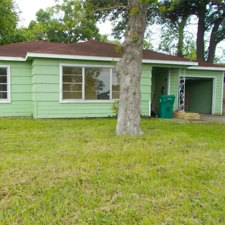 Rent this 4 bed house on 1382 Pecan Drive in Pasadena, TX 77502