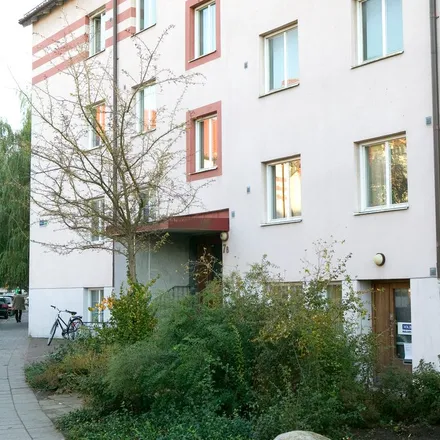 Rent this 3 bed apartment on Augustenborgsgatan in 214 49 Malmo, Sweden