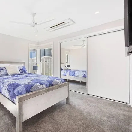 Rent this 2 bed apartment on Urangan QLD 4655