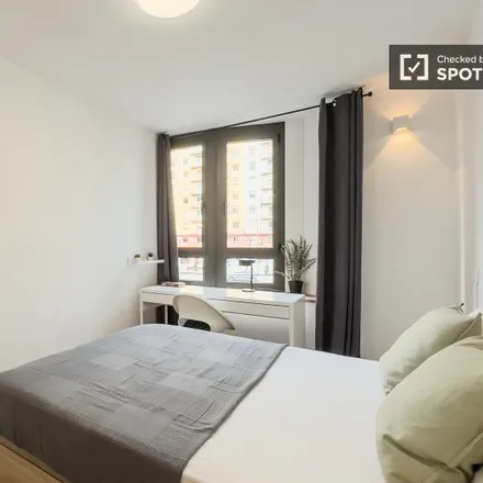 Rent this 4 bed room on el Crist Rei in Carrer de Martí Molins, 41