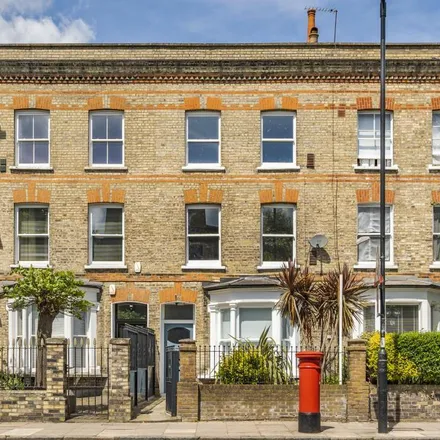 Rent this 5 bed townhouse on The Maya Centre in Elthorne Road, London