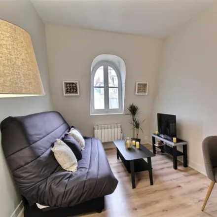 Rent this studio apartment on 103 Rue de Rome in 75017 Paris, France