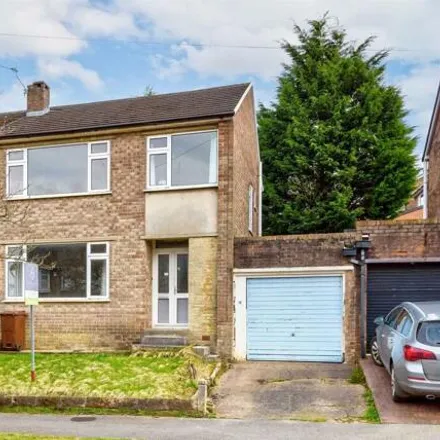 Buy this 3 bed duplex on Barnfield Drive in Sheffield, S10 5TE
