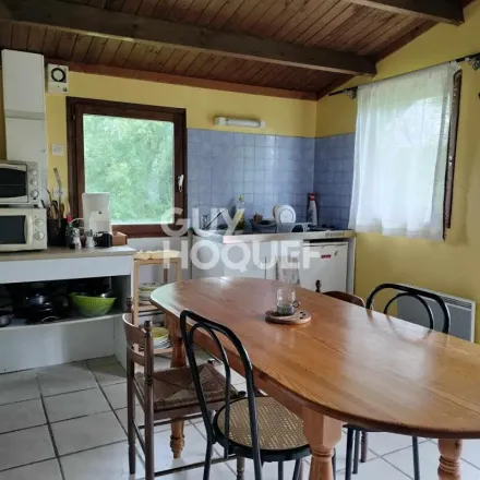 Rent this 3 bed apartment on 6 Place d'Estourmel in 80200 Péronne, France