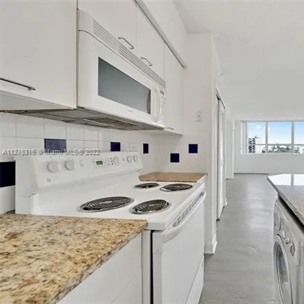 Image 5 - Flamingo Resort Residences, Bay Road, Miami Beach, FL 33139, USA - Condo for rent