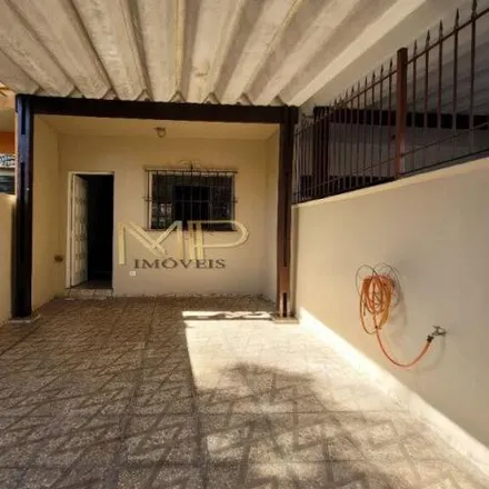 Rent this 2 bed house on Rua S. Leônidas in 131, Rua São Leônidas