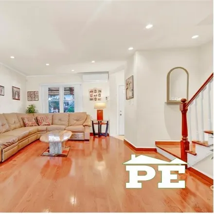 Image 5 - 2061 Bragg Street, New York, NY 11229, USA - House for sale