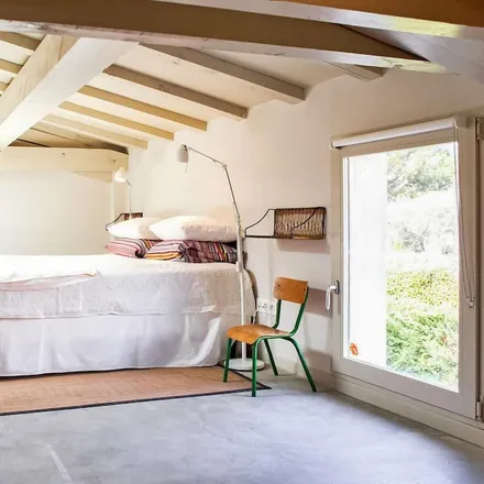 Rent this 4 bed house on Paradou in Route de Belle Croix, 13520 Paradou