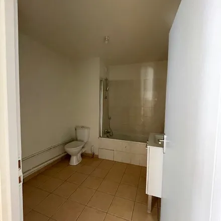 Rent this 3 bed apartment on 7 Rue Lafayette in 38200 Vienne, France