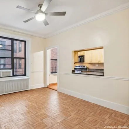 Image 6 - 117 Seaman Avenue, New York, NY 10034, USA - Apartment for sale