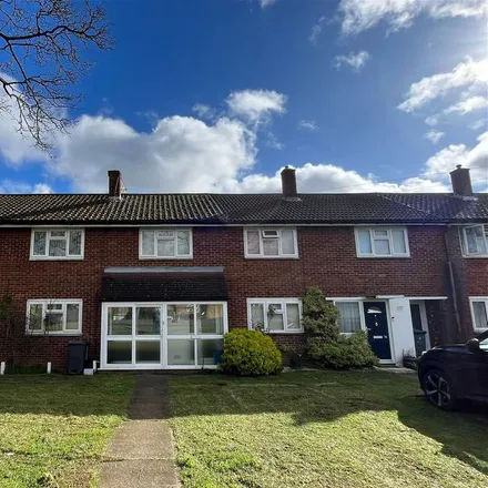 Rent this 3 bed townhouse on Rowland Road in Stevenage, SG1 1TG